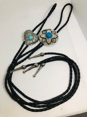 Turquoise Heart & Floral Bolo Tie Necklace - Black Braided Cord